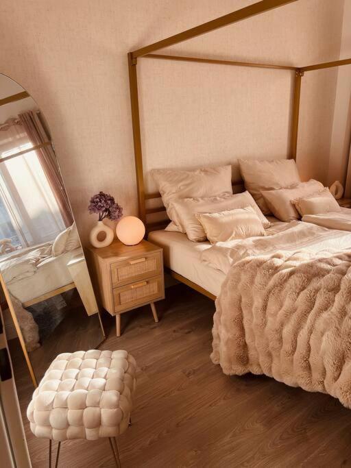 Amalfi Home - Stylish Apartment With Terrace Schoenefeld Ngoại thất bức ảnh