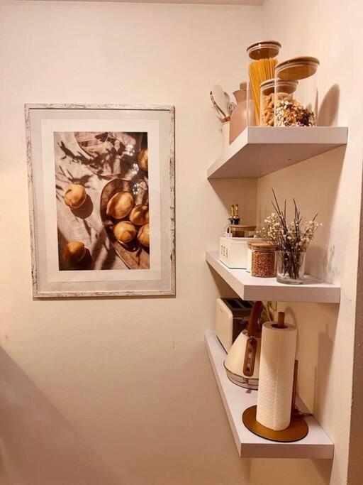 Amalfi Home - Stylish Apartment With Terrace Schoenefeld Ngoại thất bức ảnh