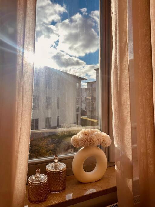 Amalfi Home - Stylish Apartment With Terrace Schoenefeld Ngoại thất bức ảnh